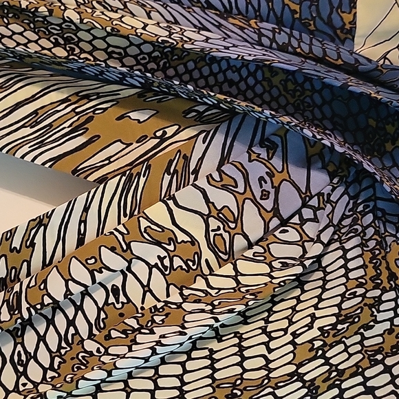 Anne Klein Abstract Silk Wrap Dress Size 10 - Picture 6 of 13